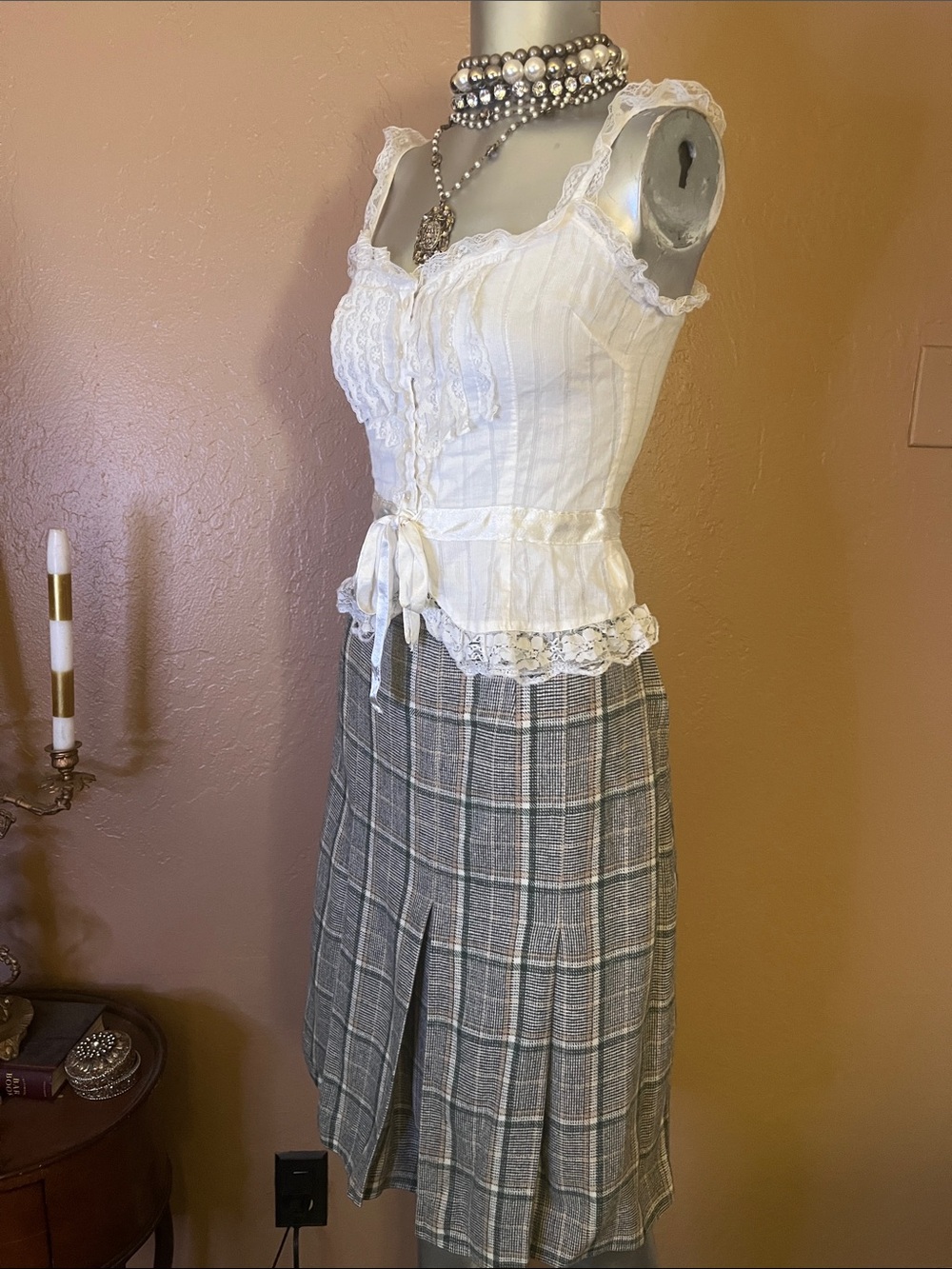 Vintage Bert Geiger Plaid Pencil Wool  Knee-Length Skirt in Gray/Green. Sz 14